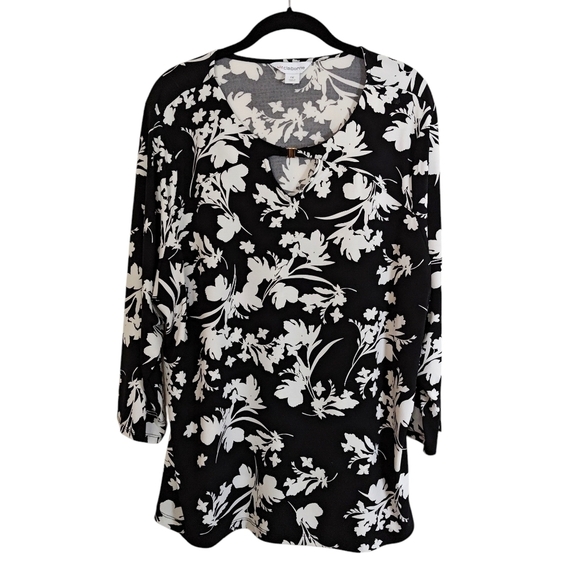 Liz Claiborne Floral 3 qtr. length Sleeved Blouse black and white Size 1X - Picture 3 of 10